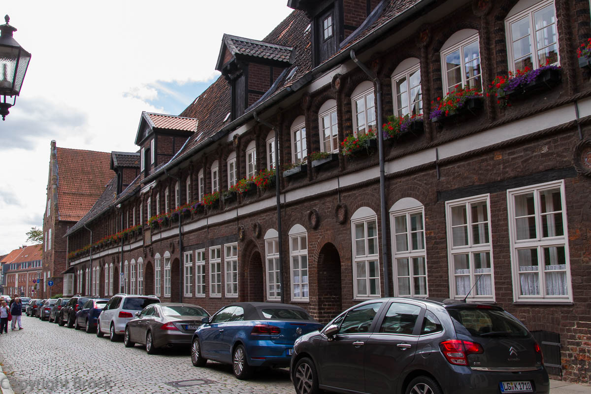 Reihenhäuser 9 bis 17 in der Reitende-Diener-Straße (1554 bis 1558)