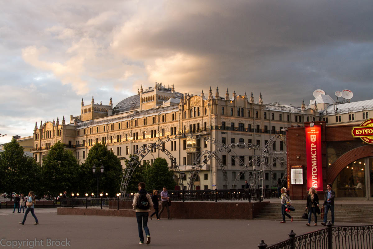 Theaterplatz, Hotel Metropol