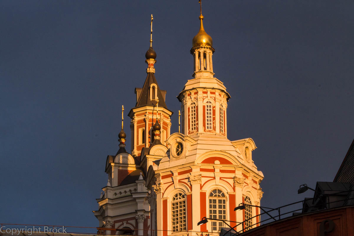 Vom Theaterplatz zum Manegeplatz, Kuppeln in der Abendsonne