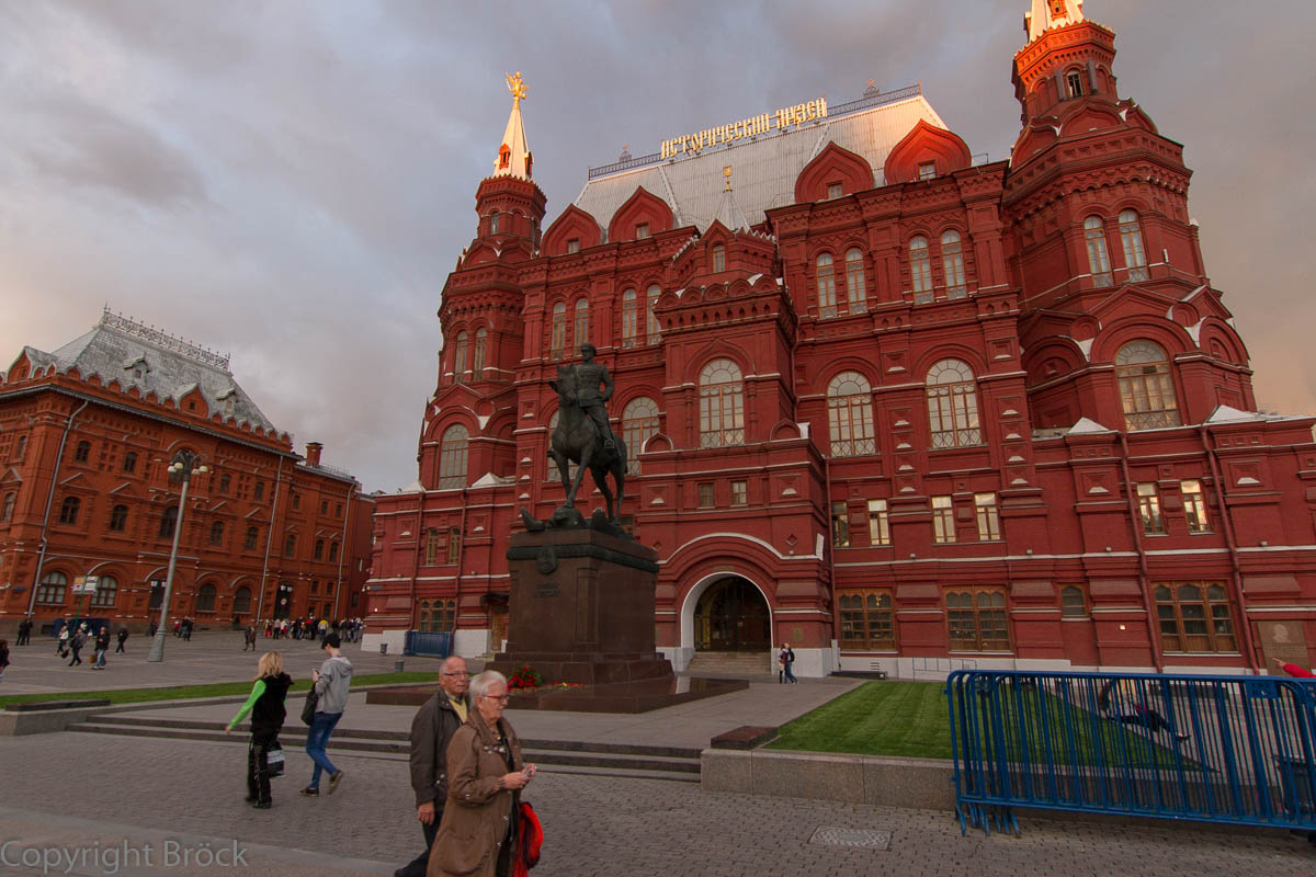 Manegeplatz, Marschall Schukow-Denkmal, Hist. Museum