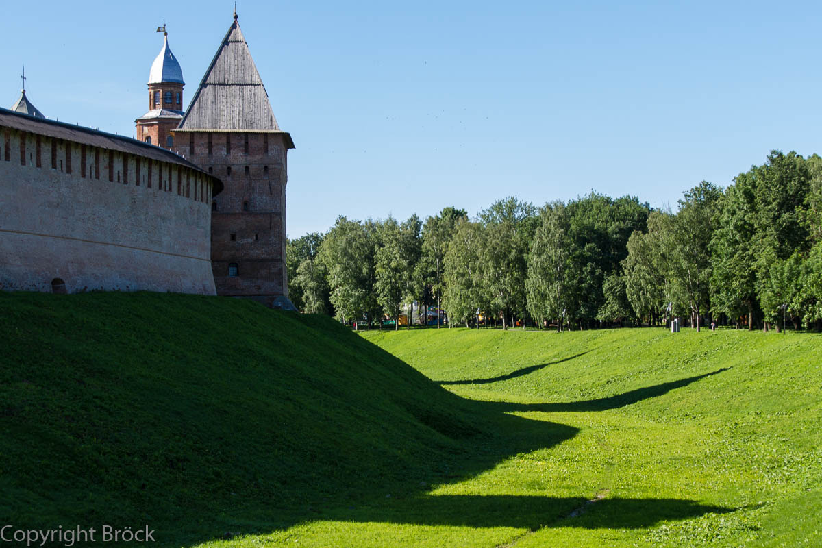 Kremlmauer im Westen mit Blick Richtung Heuwaage