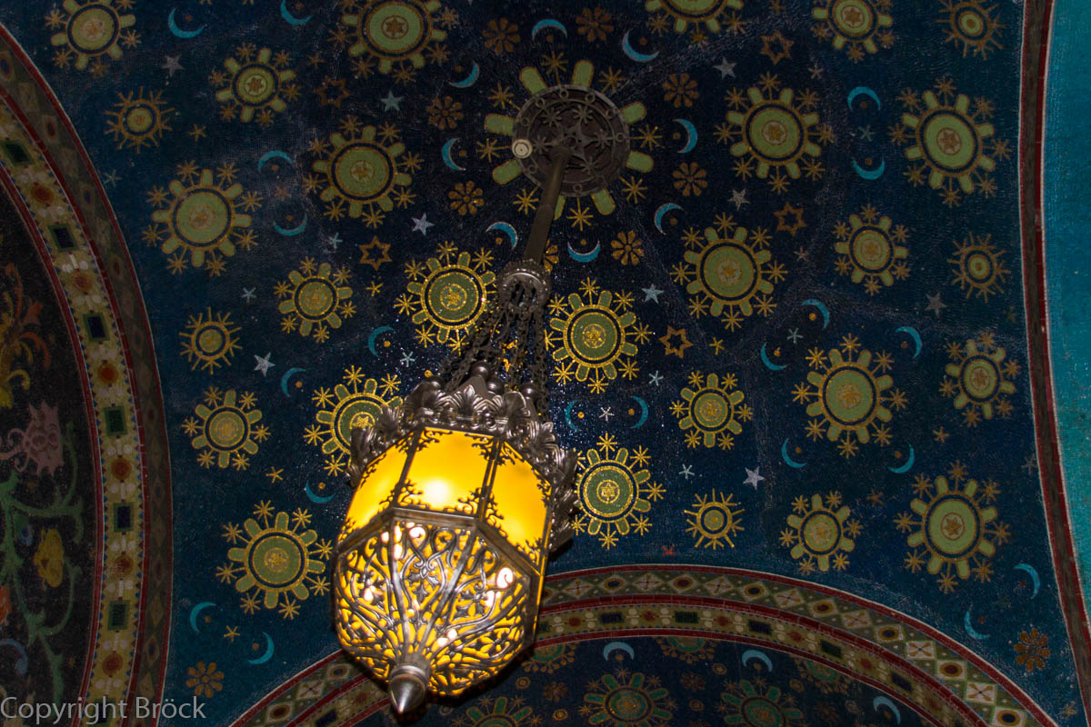 Innenansicht der Christi-Auferstehungs-Kirche (Erlöser-Kirche Auf Dem Blute), Decken-Mosaik