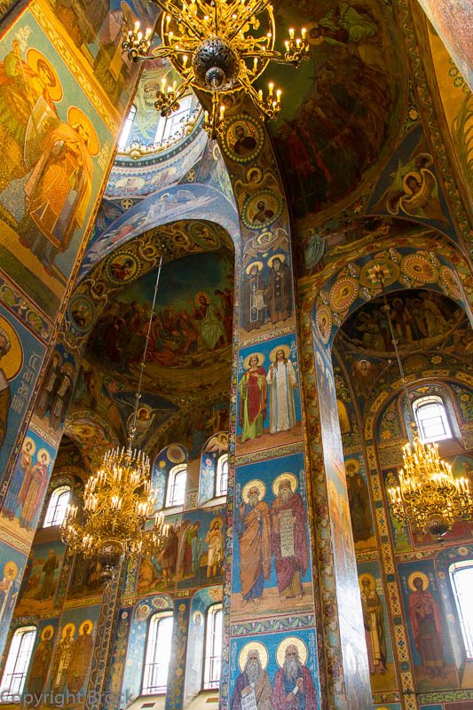 Innenansicht der Christi-Auferstehungs-Kirche (Erlöser-Kirche Auf Dem Blute), Wand- und Säulen-Mosaiken