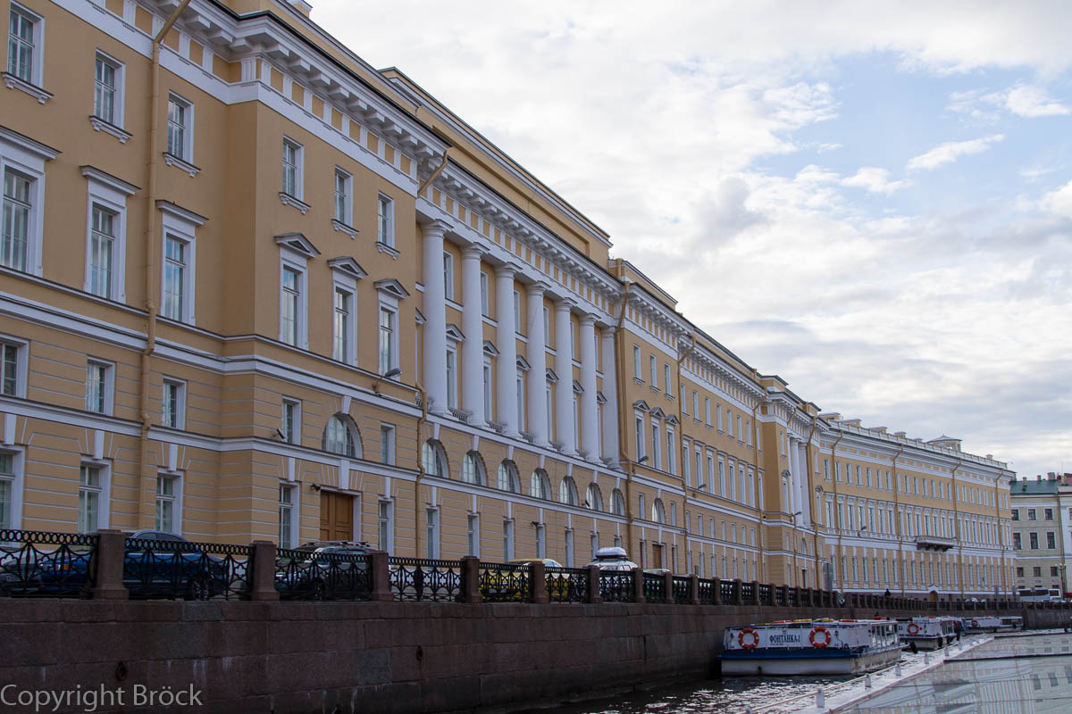 Mit dem Boot durch St. Petersburg: Teil des Generalstabsgebäudes, Mojka