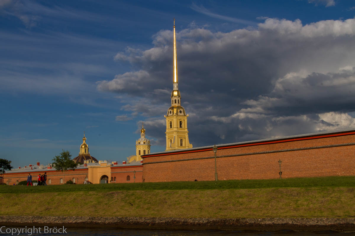 Mit dem Boot durch St. Petersburg: Auf der Newa, Rund um die Peter-Paul-Festung