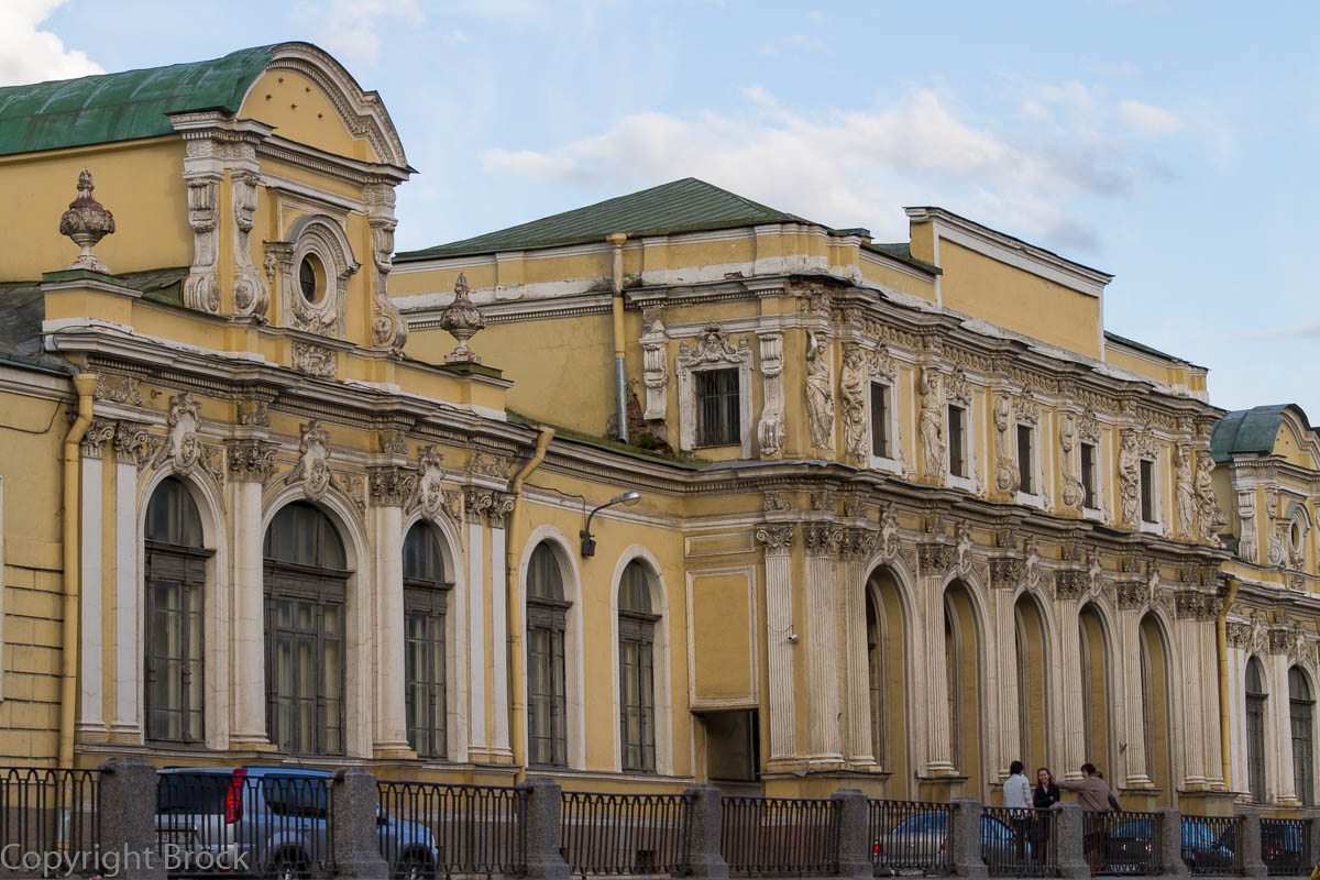 Mit dem Boot durch St. Petersburg: Auf der Fontanka