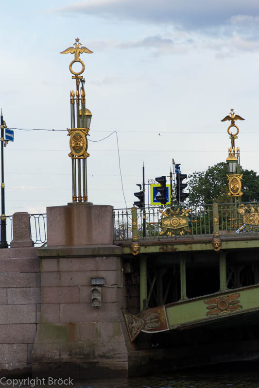 Mit dem Boot durch St. Petersburg: Auf der Mojka, Pestel(Panteleymonovskij)-Brücke