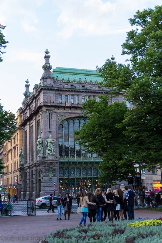 Ostrowskij-Platz/Newski-Prospekt, Jelissejewskij-Kaufhaus