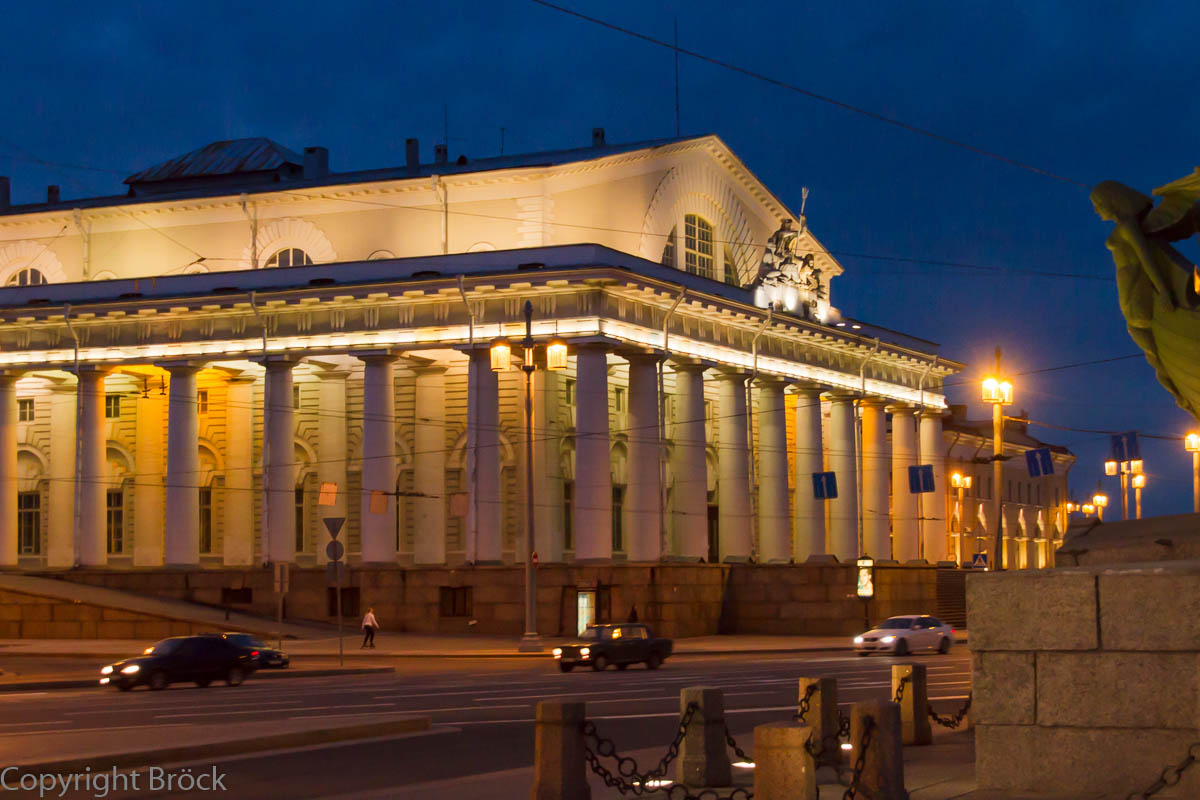 Weiße Nacht: Wassilewskij-Insel, ehem. Börse