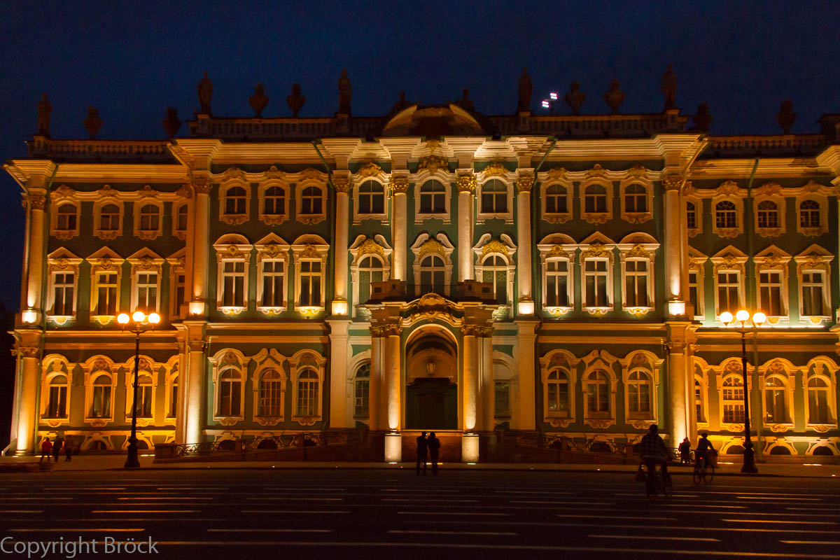 Weiße Nacht: Schloss-Platz, Winterpalast (ca. 0:50 Uhr)