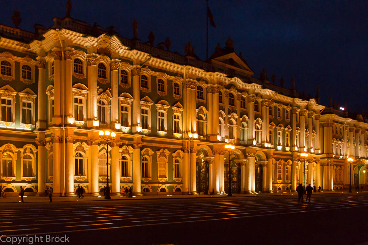 Weiße Nacht: Schloss-Platz, Winterpalast (ca. 0:50 Uhr)