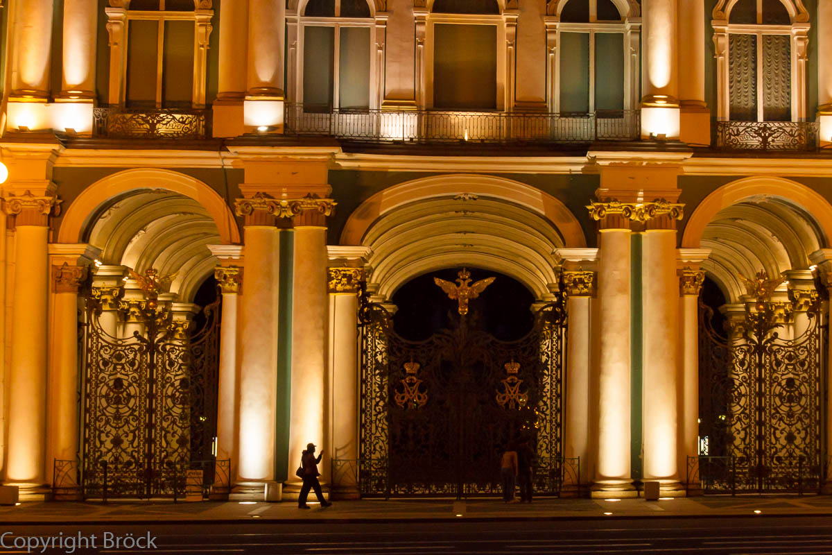 Weiße Nacht: Schloss-Platz, Winterpalast (ca. 0:50 Uhr)