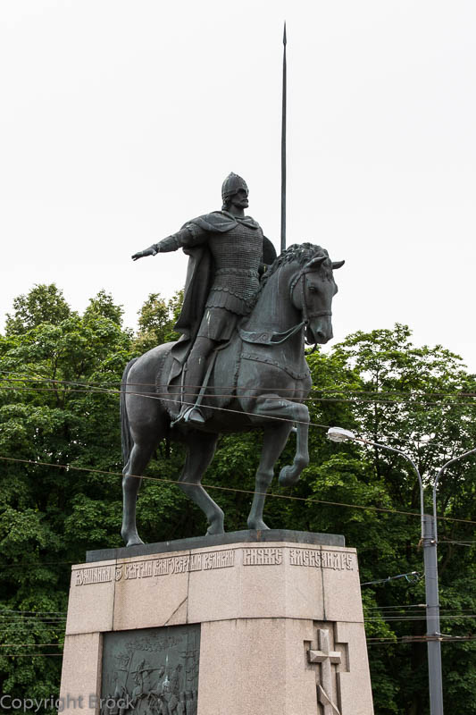 Denkmal für Alexander Newski am Ende des Newski-Prospekts